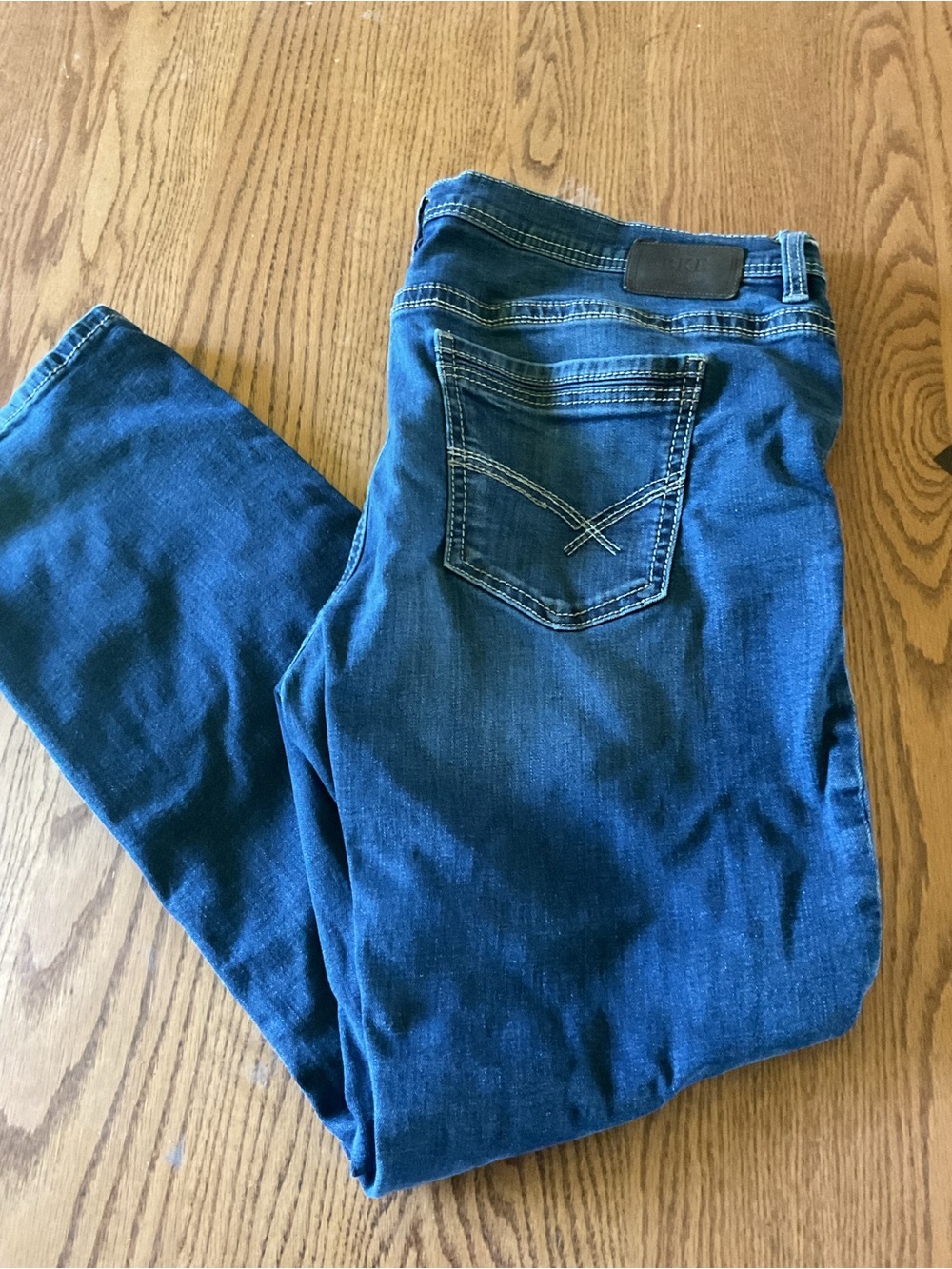 BKE Men’s Relaxed Straight Dark Blue Jeans. Waist 44. Length 32